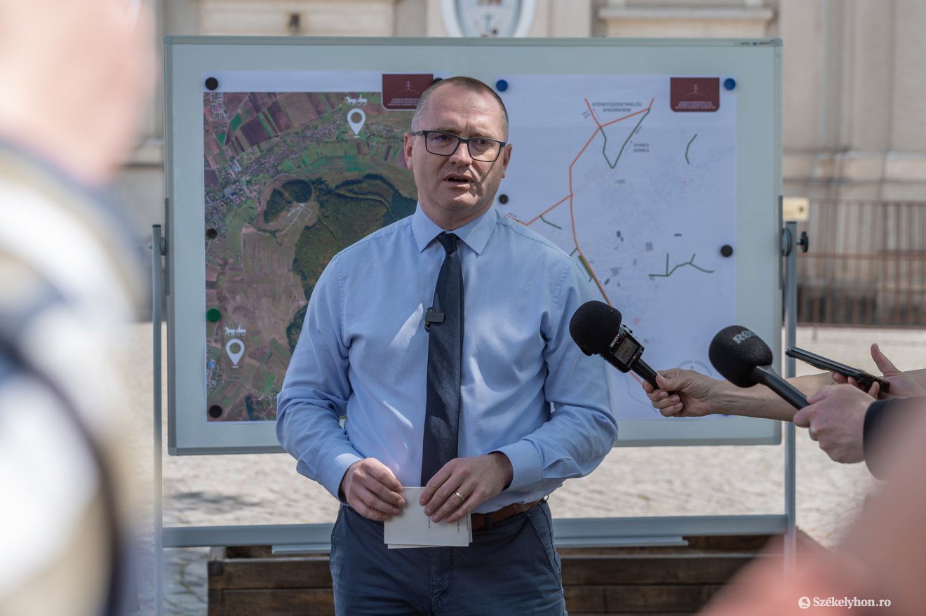 Korodi Attila polgármester •  Fotó: Pinti Attila