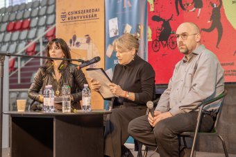 A kolozsvári sétatér: Szőcs Gézára emlékeztek a Csíkszeredai Könyvvásáron
