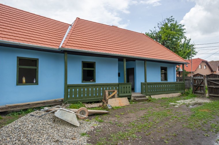 Felújítják a székely portát, Ábel-szobát alakítanak ki a parasztházban