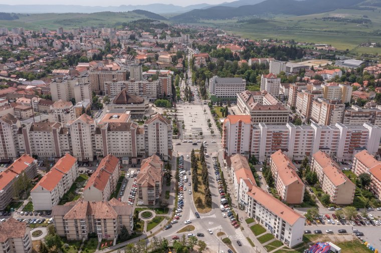 A kormány újabb megszorításai miatt késnek a beruházások, uniós támogatásokról maradnak le Csíkszeredában