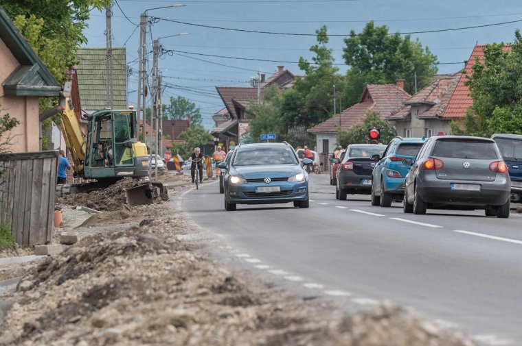 Zajlik a kivitelezés, maradnak a forgalmi korlátozások Madéfalván