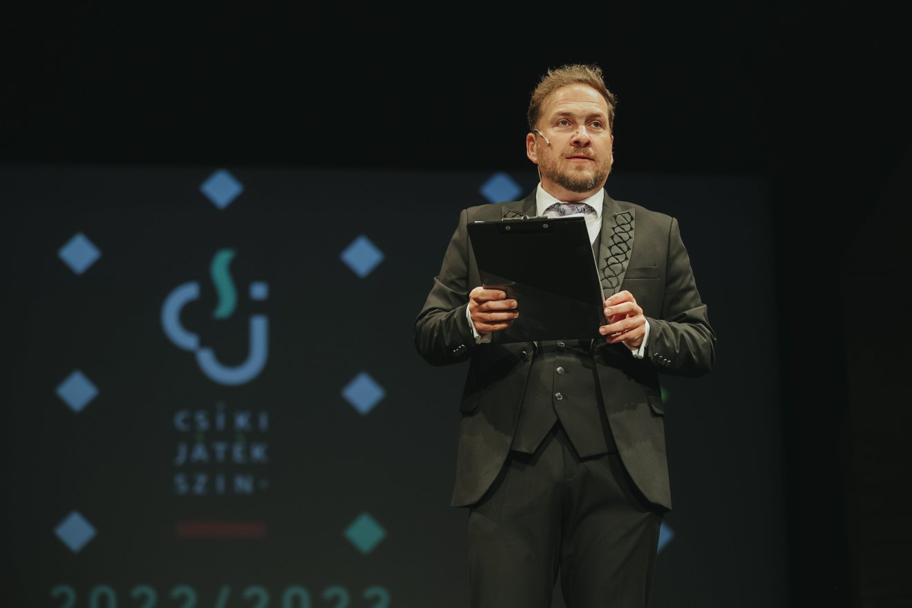 •  Fotó: Csíki Játékszín/Kelemen Kinga