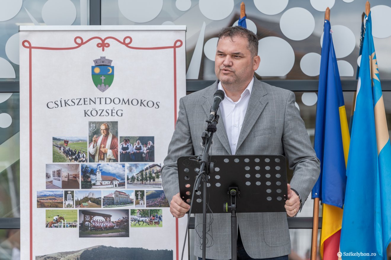 Legutóbb a csíkszentdomokosi tanuszoda avatásán vett részt fejlesztési miniszterként Cseke Attila •  Fotó: Pinti Attila