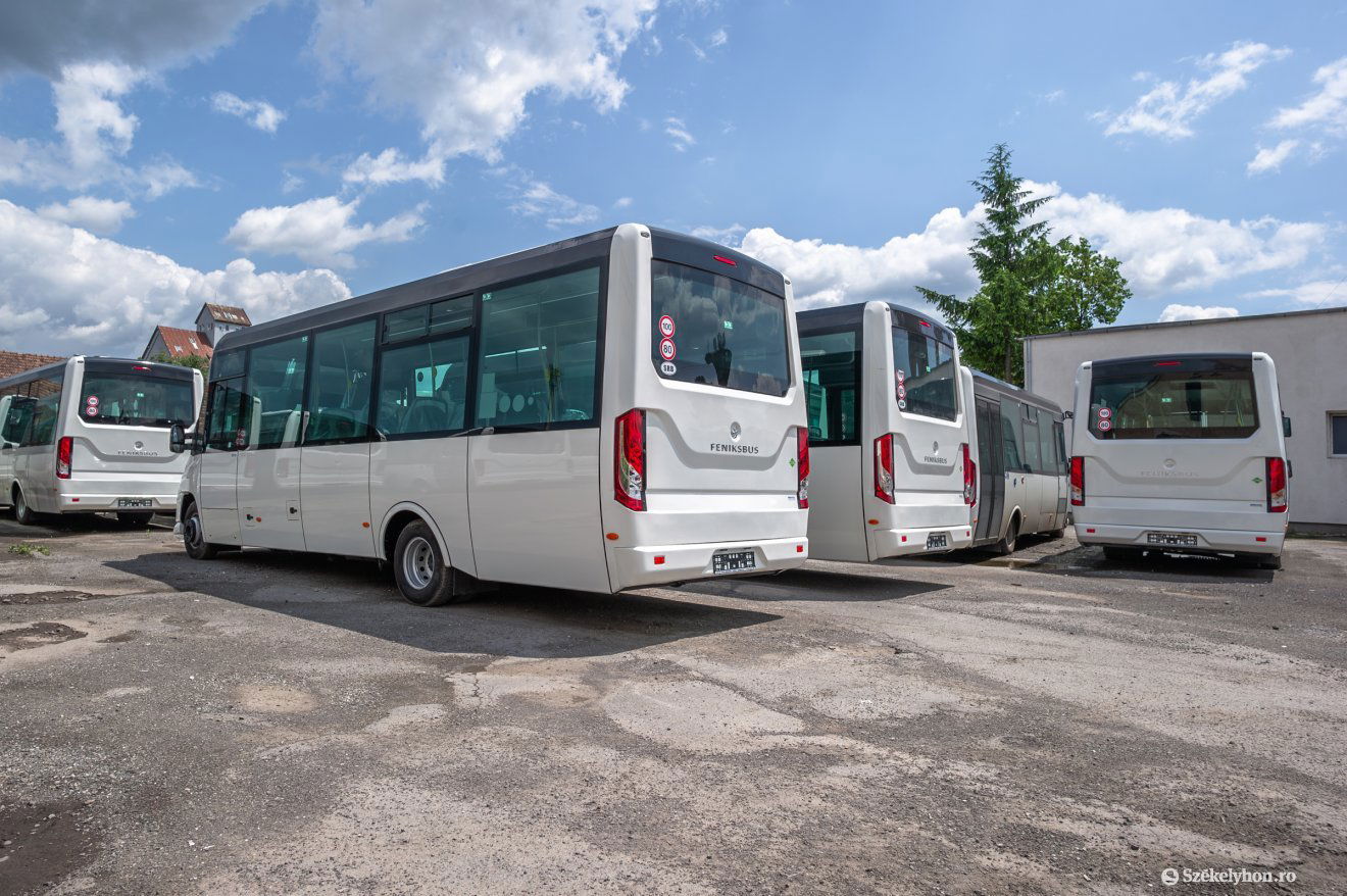 A buszok itt vannak, a töltőállomásra még várni kell •  Fotó: Pinti Attila