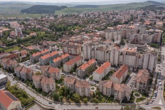 Ezért fog repülőgép körözni Csíkszereda fölött kedden