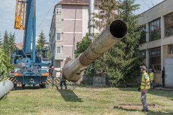 Eltávolították az egyik csíkszeredai kazánház két kéményét