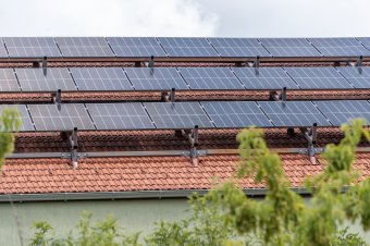 Digitális vízórákat, napelemeket szerel fel a Harvíz