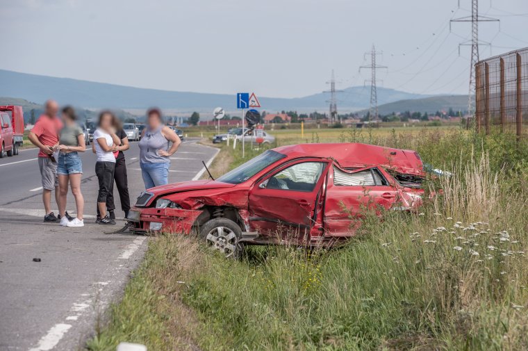 Két autó ütközött Csíkszereda kijáratánál