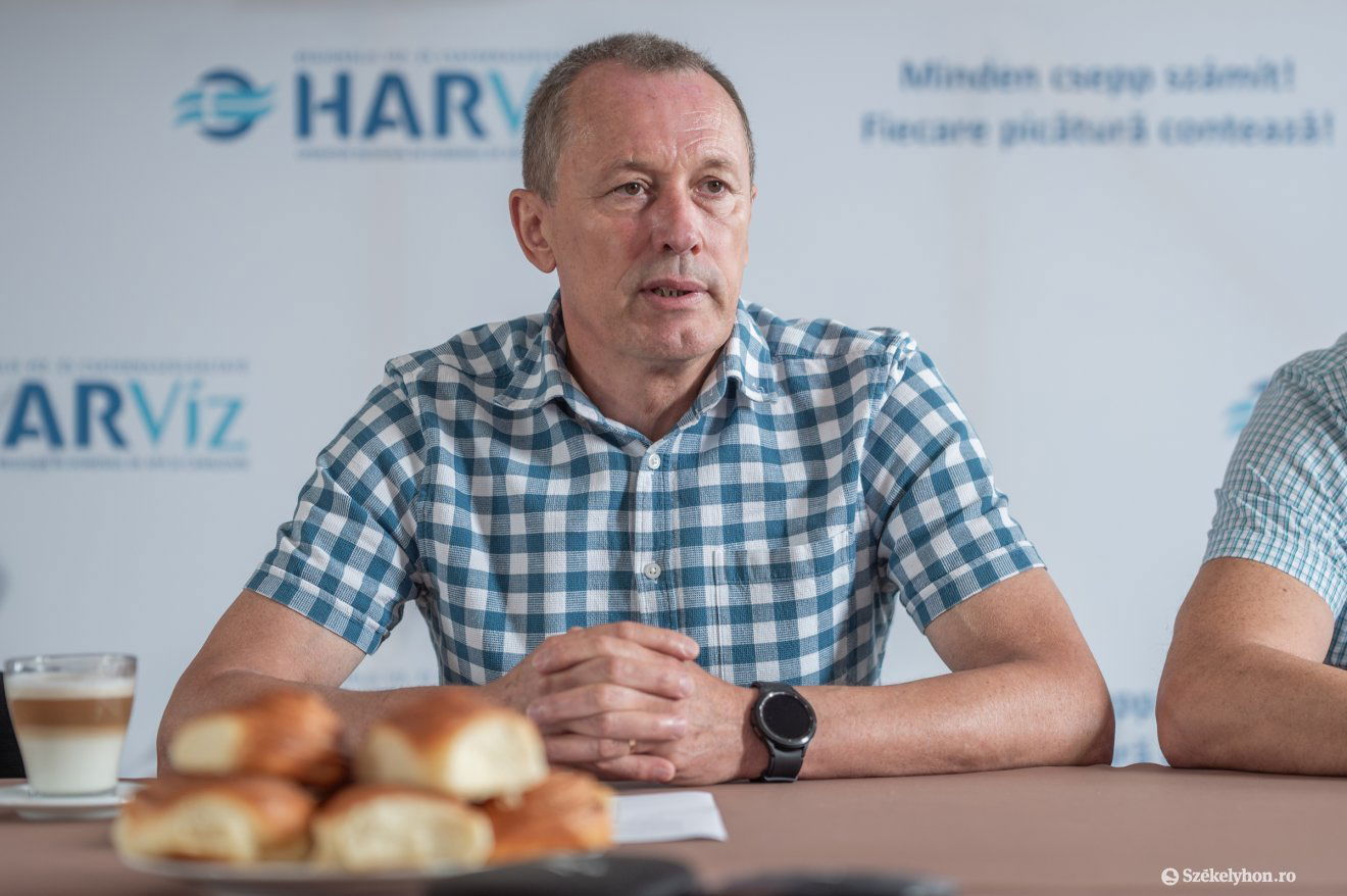 Bogáti Csaba, a Harvíz Rt. vezérigazgatója jelezte: a szolgáltatónak egy módszertan alapján kell eljárnia •  Fotó: Pinti Attila