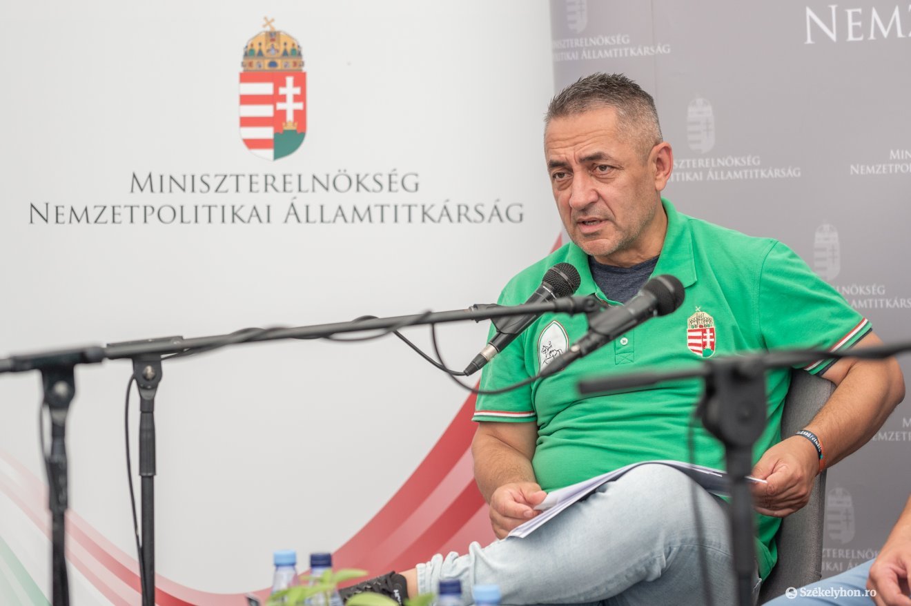 A Kárpát-medencei Lovasprogram elindítását jelentette be szerdán Potápi Árpád János Tusványoson •  Fotó: Pinti Attila