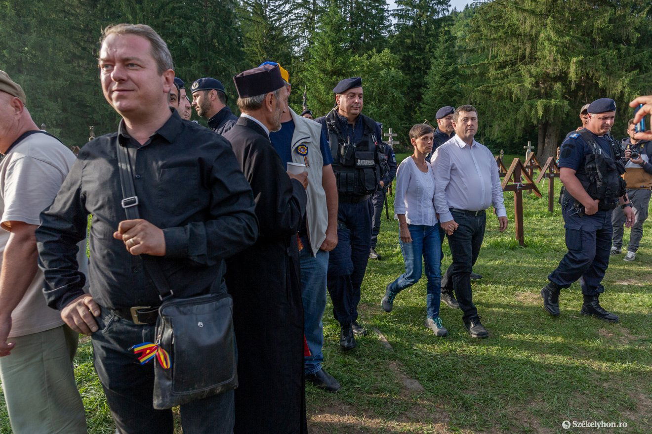 Tîrnoveanu és Borboly egy képen. Nem barátok •  Fotó: Pinti Attila
