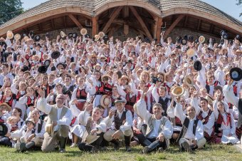 Több mint ötezren öltöztek népviseletbe