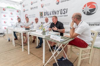 Ők azok, akiknek kétszer gyorsabban kell szaladniuk