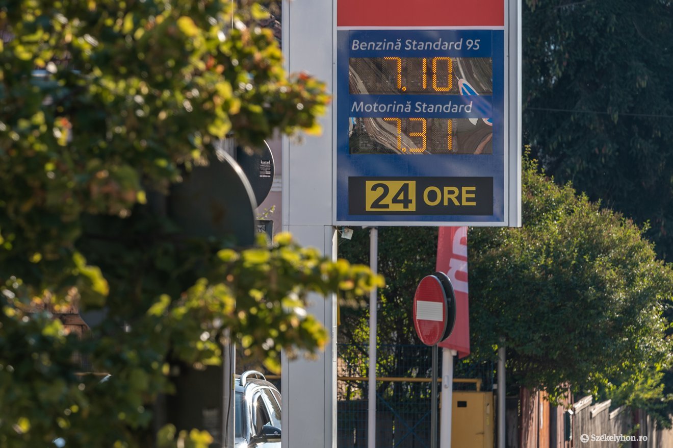 Összefüggnek a dolgok. Egy sikeres ukrán dróntámadás miatt Székelyföldön is drágább lesz az üzemanyag •  Fotó: Pinti Attila