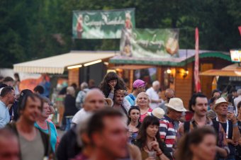 Tusványos örök, Tusványos pörög