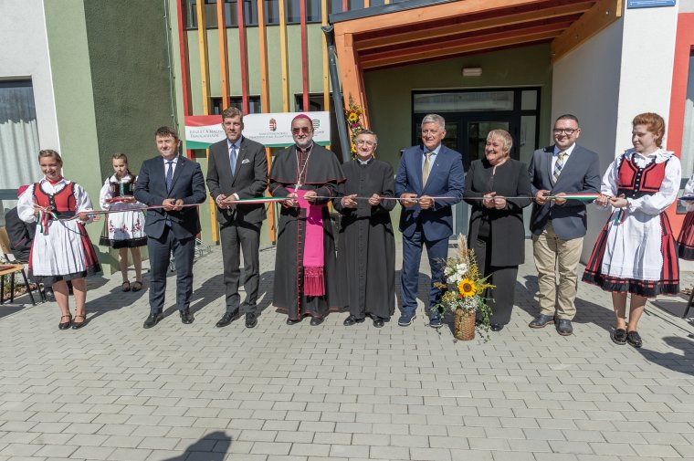 Megnyitotta kapuit az Angyalkert, Csíkszereda új óvodája