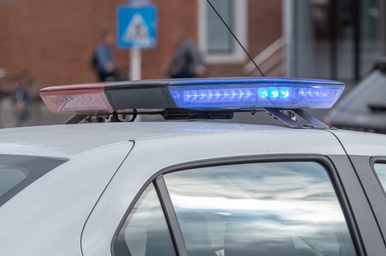 Holtan találtak egy nőt Marosvásárhelyen, kieshetett a negyedik emeletről