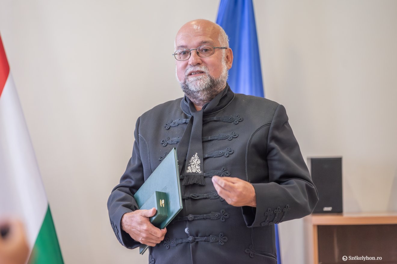 Dr. Ábrám Zoltán •  Fotó: Pinti Attila
