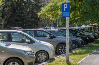 Jóval kevesebb új autót írattak forgalomba idén augusztusban tavaly ilyenkorhoz képest