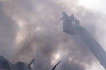 Robbanás egy román kőolajfinomítóban, tűz egy magyarországiban