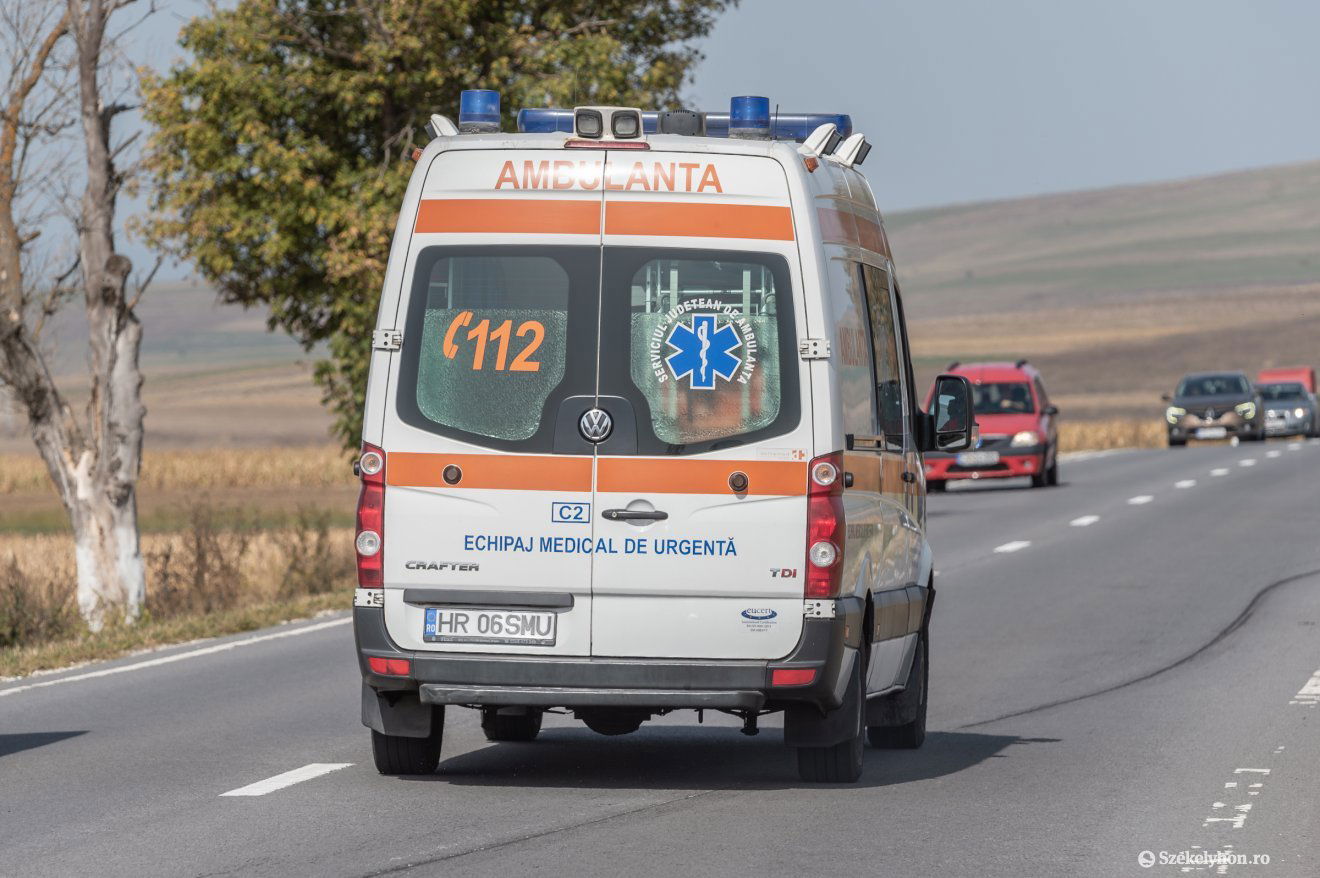Magas vérnyomás, allergiás reakciók, ájulások, zavart állapot – ezen panaszok miatt jártak többet a mentők az elmúlt napokban •  Fotó: Pinti Attila