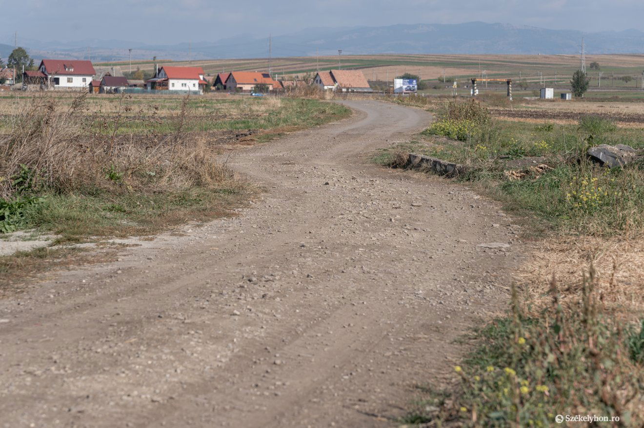 Az útszakaszok korszerűsítése hozzájárul az övezetek fejlesztéséhez •  Fotó: Pinti Attila