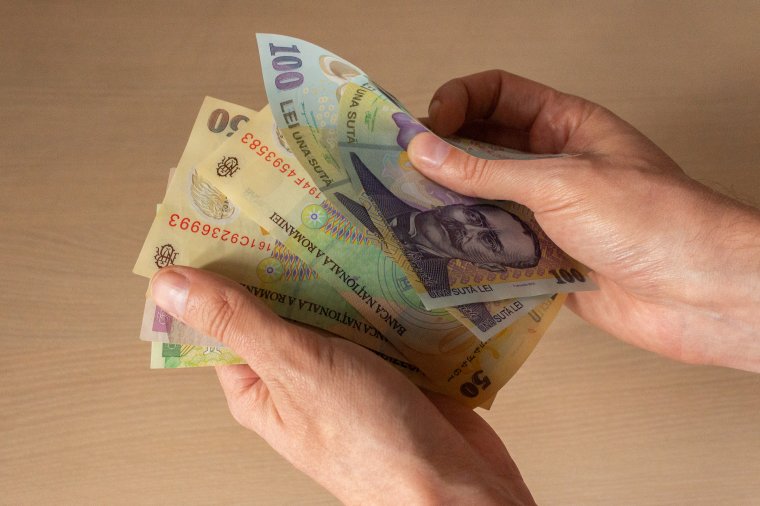 Havi 300 lejjel járó, teljesítményserkentő ösztöndíjat vezetnek be az oktatásban