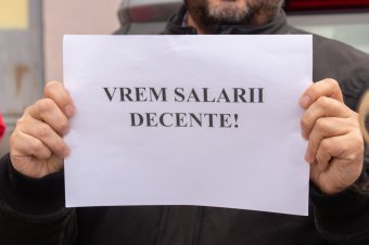 Tiltakozó akciókba kezdtek az egészségügyi minisztérium alkalmazottai, az egyenlőtlen bérekre panaszkodnak