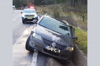 Fiatal lányt raboltak el Kozmásról, az árokban végződött az autós menekülés