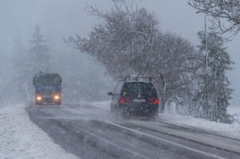 Téliesre váltott az időjárás, nyári gumikkal ne induljon útnak!