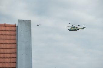Csíkszereda a román hadsereg napján: lezárt útért „légi forgalmat” ígérnek
