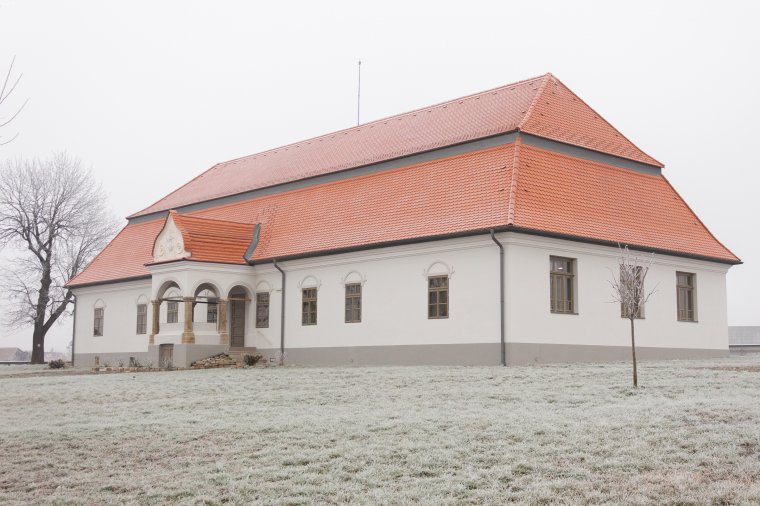 A térség kulturális életének fontos helyszínévé tennék a Henter-kúriát
