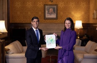 Székely szülők kislányának rajza a brit parlamentben