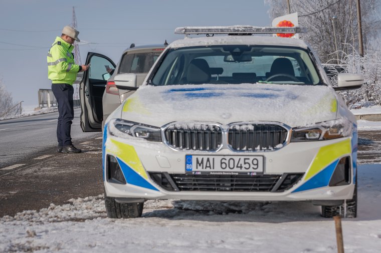 Közel 450 járművezetőnek vették el a jogosítványát egy nap alatt