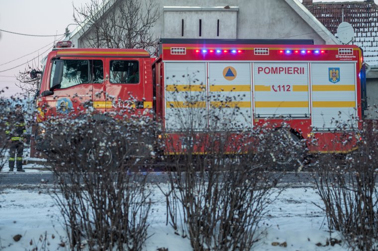 Autó borult fel a mezőbándi tetőn