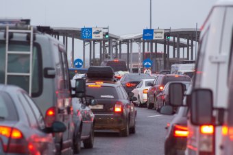Megnőtt a forgalom a román-magyar határon a hosszú hétvége miatt