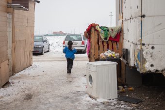 Az uniós átlagnál négyszer magasabb Romániában a nélkülözésben élő fiatalok aránya