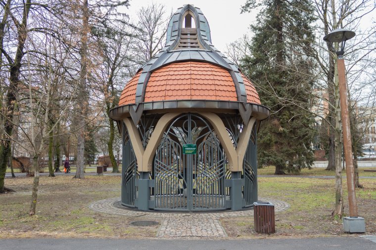 Még hideg van a forrásvízhez Csíkszeredában