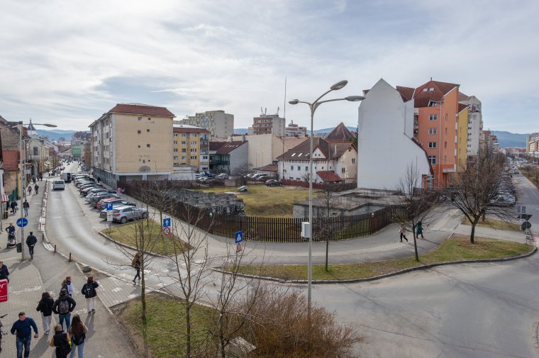 Városközponti telket vásárolna a csíkszeredai önkormányzat