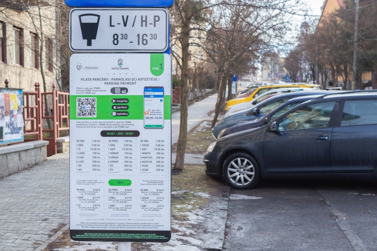 Másképp látják az ingyenes parkolóbérlet kérdését Csíkszeredában és Székelyudvarhelyen