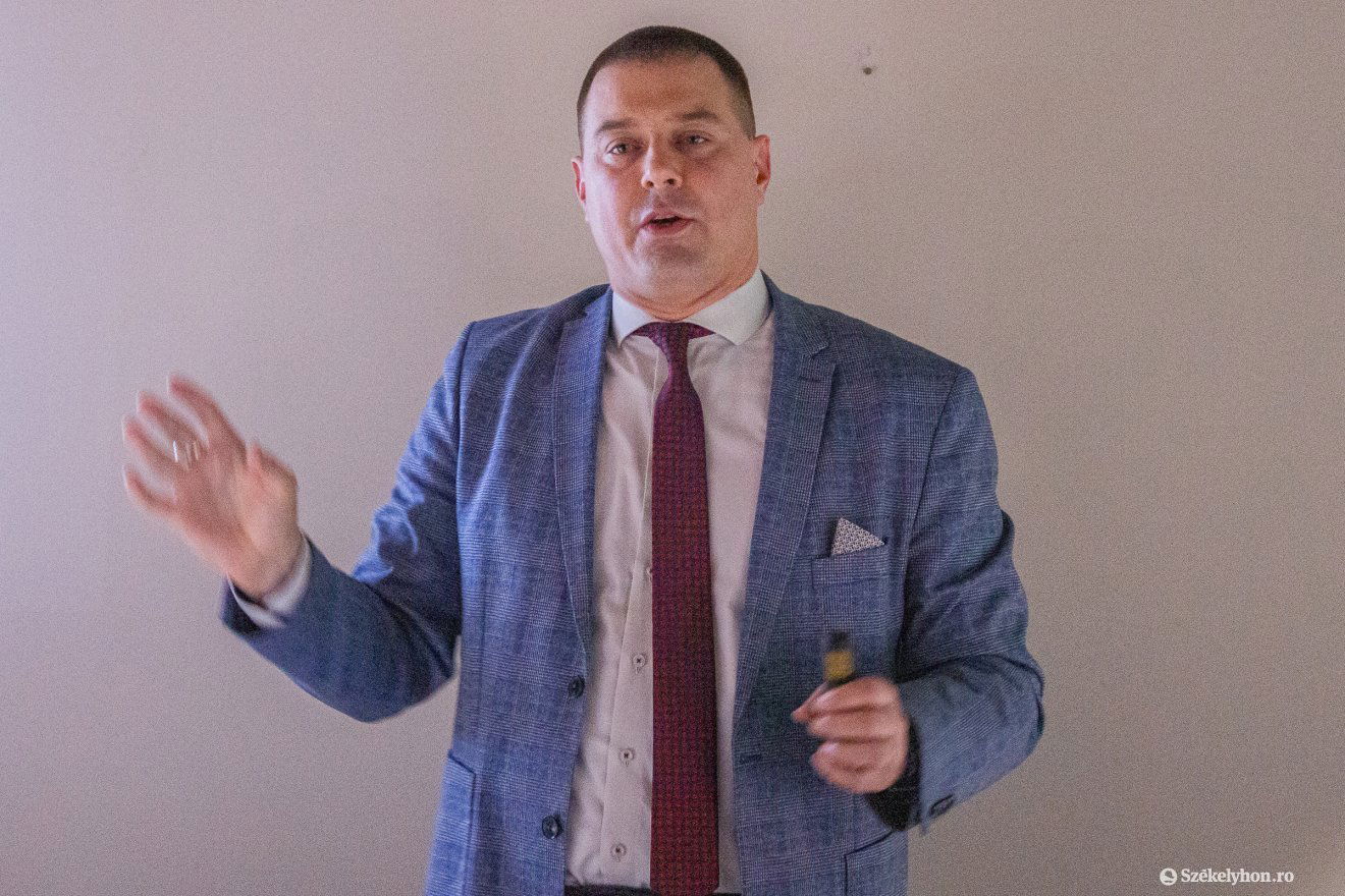 Csepeti Ádám szerint Romániának követnie kellene a magyarországi lakáscélú támogatások példáját •  Fotó: Borbély Fanni