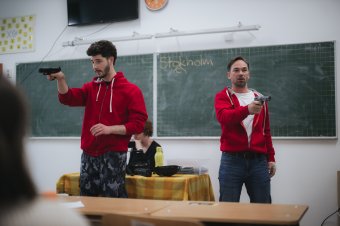 Tantermi előadás-sorozat az iskolapadban felnőtteknek