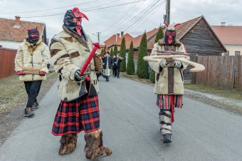 A torkosság, az iszákosság, a bujálkodás időszakának végéhez közeledünk