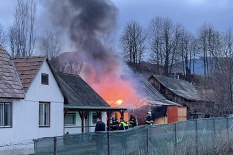 Garázstűzhöz vonultak kedden hajnalban a csíkszeredai tűzoltók