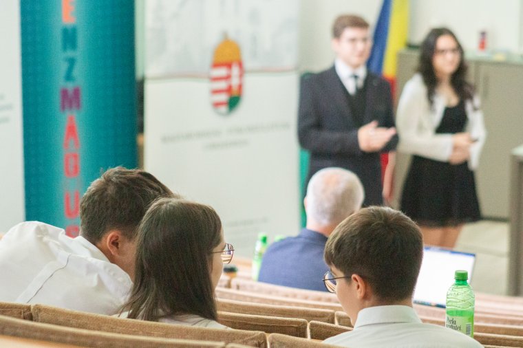 Pénzügyi vetélkedőt szervez középiskolásoknak az RMKT