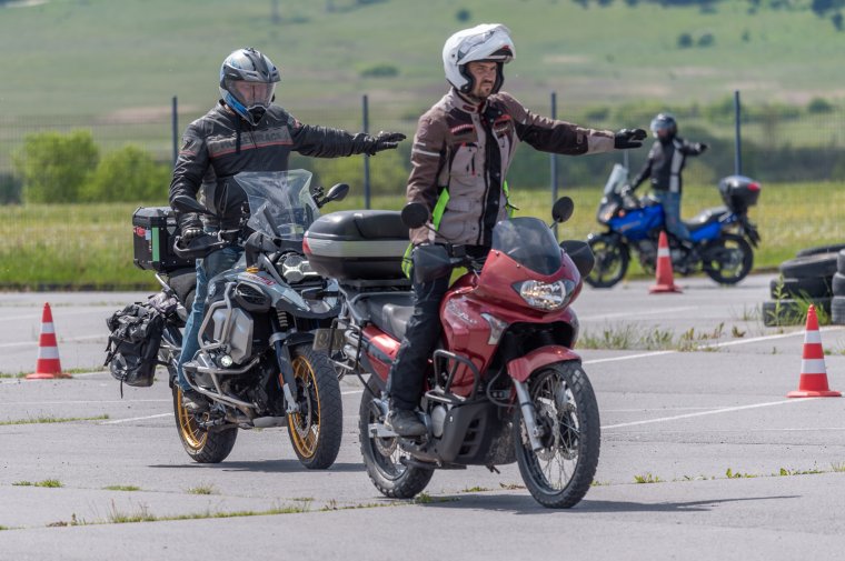 Vezetéstechnikai képzés Csíkszeredában, nem csak motorosoknak