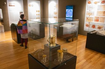 Parázs vita dúlt az Országgyűlésben a magyar nemzeti kincseknek a Krónika által feltárt viszontagságairól