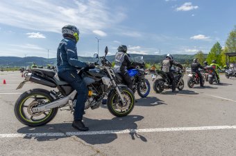 Motorkerékpároknak is alakítanak ki parkolóhelyeket Csíkszeredában