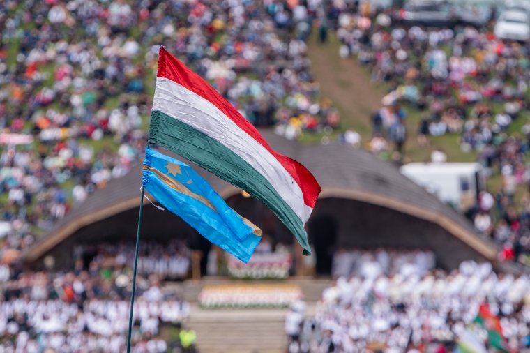 Csíksomlyói búcsú: 300 ezer zarándokot várnak, adománygyűjtést hirdettek a háromszéki árvízkárosultak megsegítésére