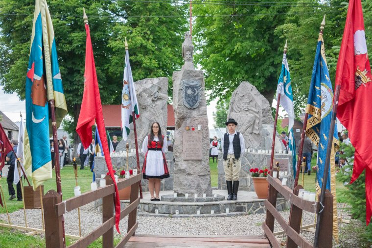 Trianonra emlékeznek Csíksomlyón